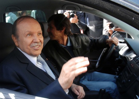 Article : Lutte de pouvoir