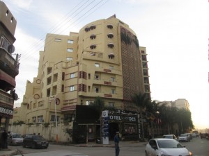 H&ocirc;tel Ville des Roses sis &agrave; Blida, lieu de l'exposition