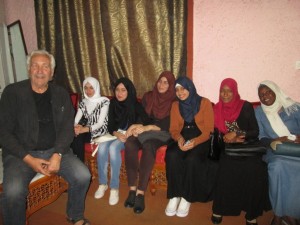 Heureuses d'&ecirc;tre tout pr&egrave;s de l'artiste